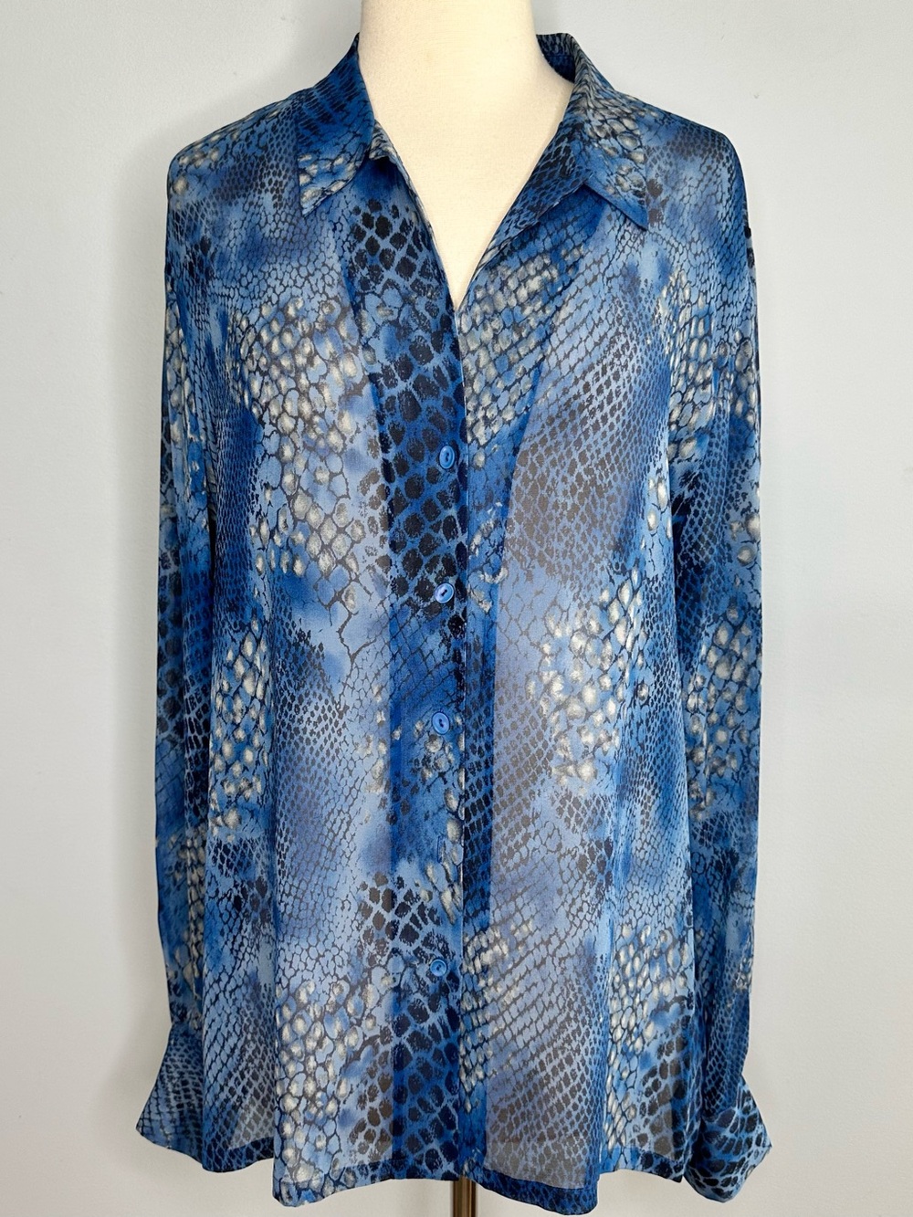 Dana Buchman Vintage Blue Python Snake Print 100% Silk Buttoned Down Blouse